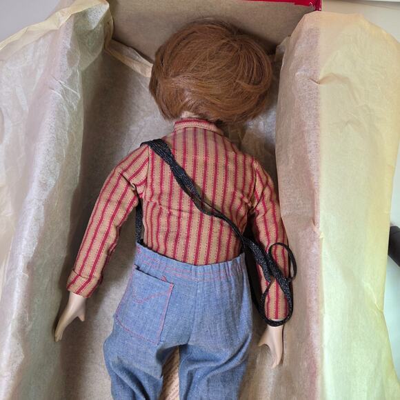 973 Kalico Kids “Toby the Newsboy” Porcelain Boy Doll 18" by Suzanne Gibson - Picture 6 of 10